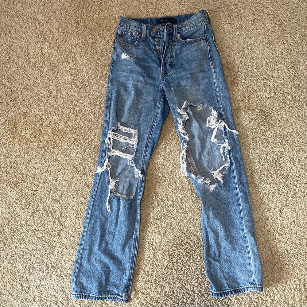 000 Aeropostale ripped baggy jeans